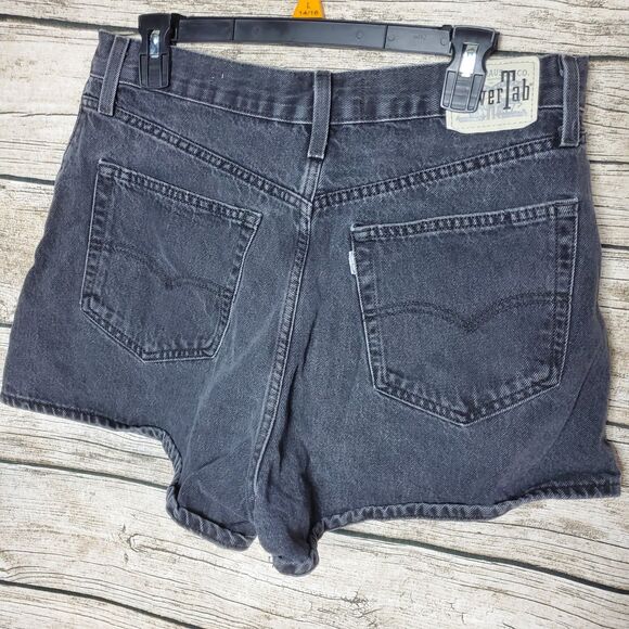 Vintage Levi’s Silver Tab Mom Shorts Black Denim Shorts 100% Cotton Size 32 - Picture 3 of 9
